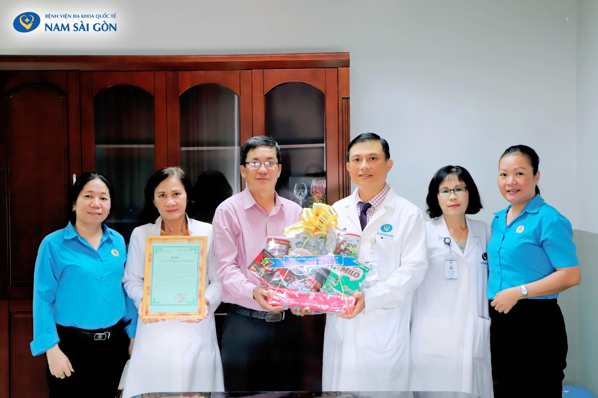 LIÊN ĐOÀN LAO ĐỘNG QUẬN 10 CẢM ƠN BỆNH VIỆN VỚI NHỮNG ĐÓNG GÓP TÍCH CỰC TRONG HOẠT ĐỘNG KHÁM SỨC KHOẺ HẬU COVID