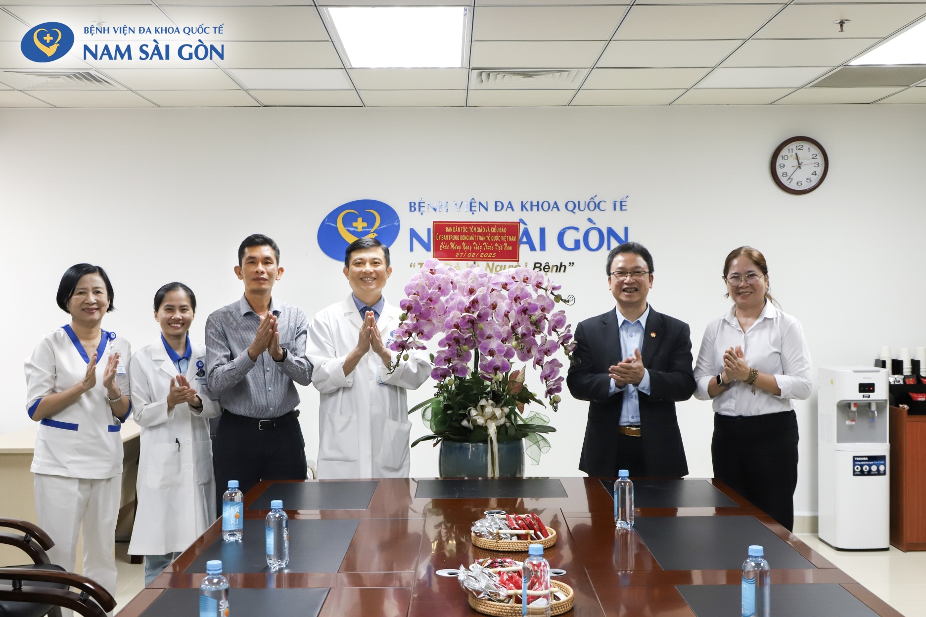 ĐÓN TIẾP BAN DÂN TỘC, TÔN GIÁO VÀ KIỀU BÀO – UBTWMTTQ VIỆT NAM VÀ ĐẢNG ỦY – HĐND – UBND – UBMTTQVN XÃ BÌNH HƯNG ĐẾN THĂM VÀ CHÚC MỪNG NGÀY THẦY THUỐC VIỆT NAM 27/2