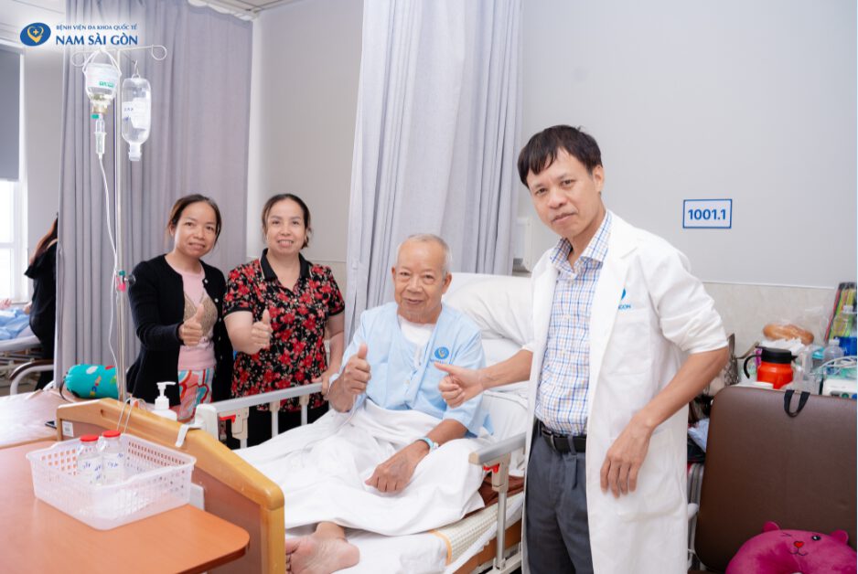 REMOVAL OF GIANT TUMOR “HUGGING” THE TRACHEA FOR A 75-YEAR-OLD MAN