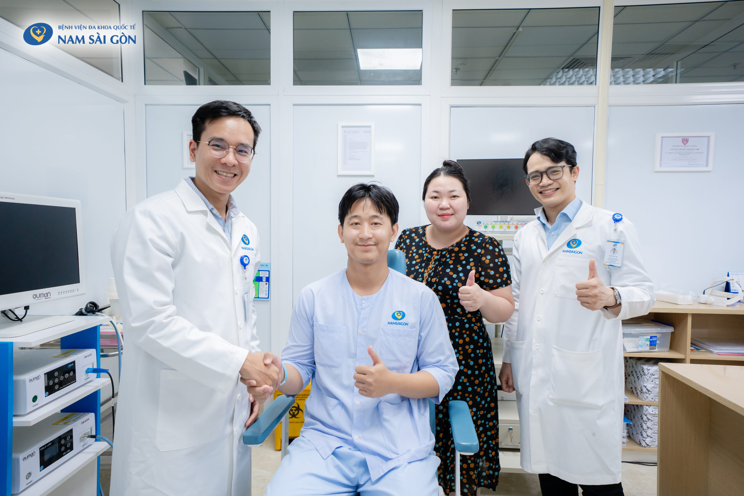 HƠN 20 NĂM KHÔNG ĐIỀU TRỊ KHỐI U VÙNG DƯỚI TAI VÌ NỖI LO LIỆT MẶT